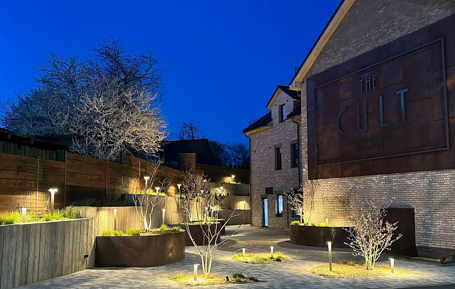 Свет сквозь века: диалог готики и минимализма в The Cult