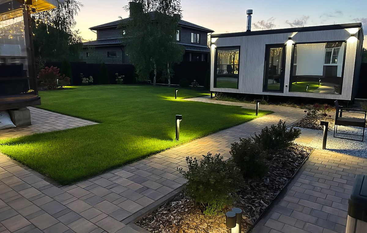 Минимализм, подсвеченный изнутри: сад частного дома